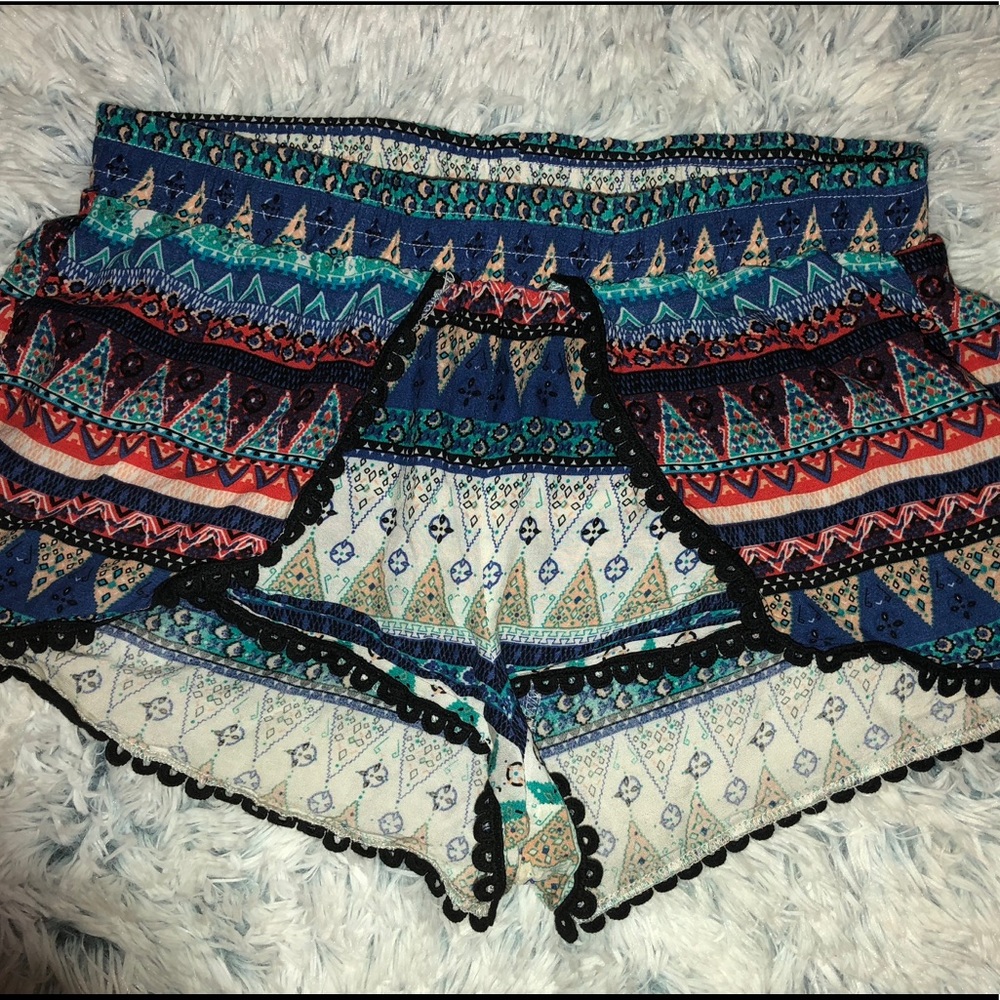 Cute printed flowy shorts!